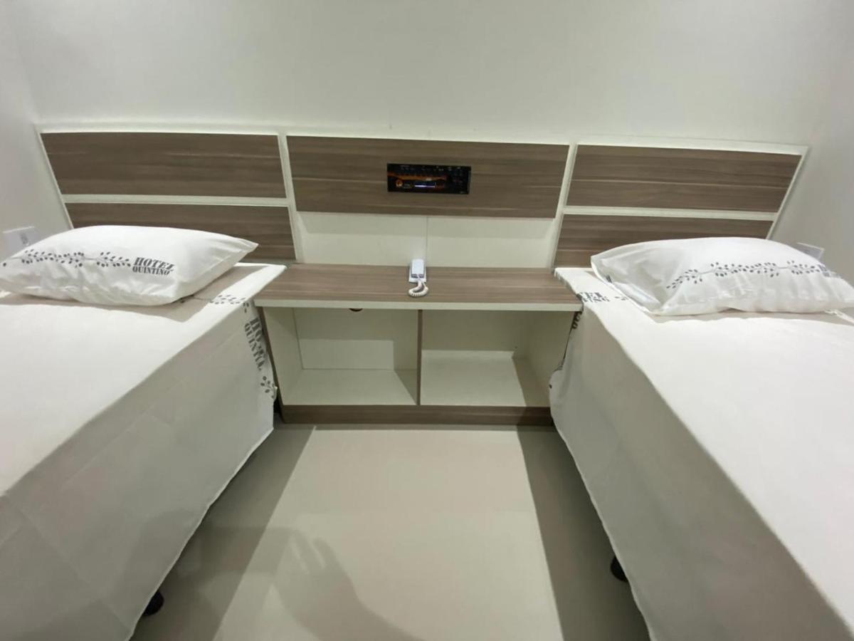 Hotel Quintino - Metro Se -Localizado No Coracao De Sao Paulo Proximo Ao Bras E 25 De Marco Com Estacionamento No Local Gratis ภายนอก รูปภาพ A room at the hotel